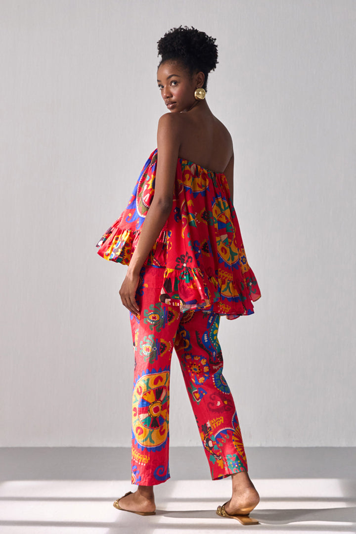 بلوزة كاي مكشوفة الأكتاف