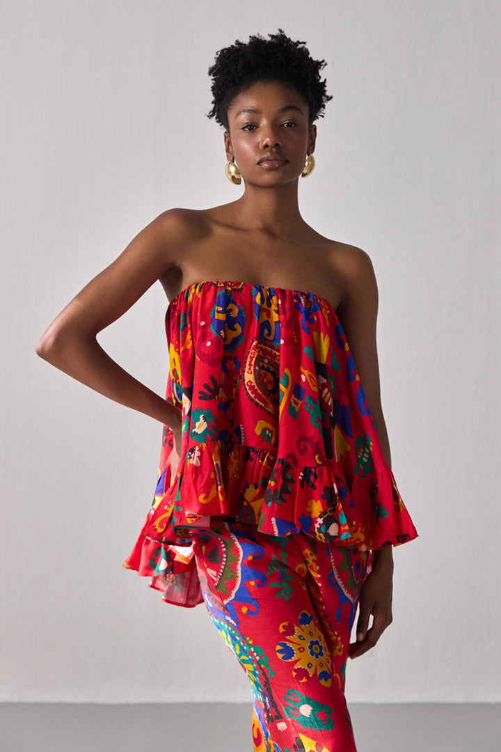 بلوزة كاي مكشوفة الأكتاف