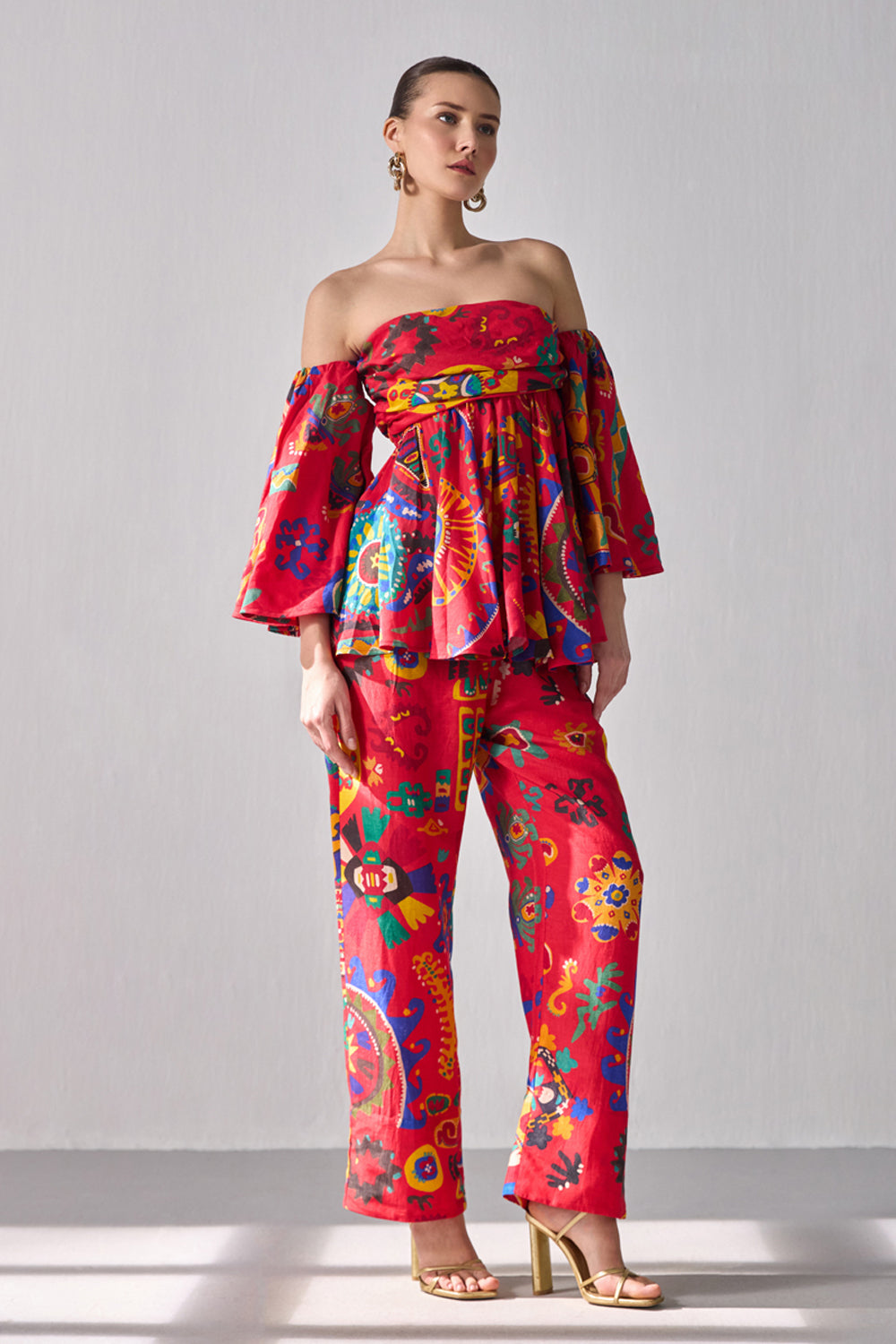 بلوزة كاي الواسعة بدون أكتاف