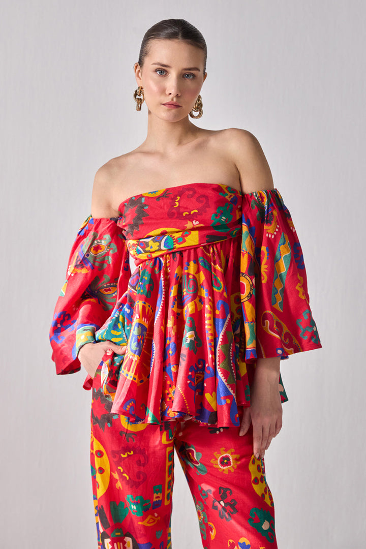 بلوزة كاي الواسعة بدون أكتاف